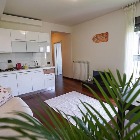 City Center Premium Apartments Bucarest Esterno foto