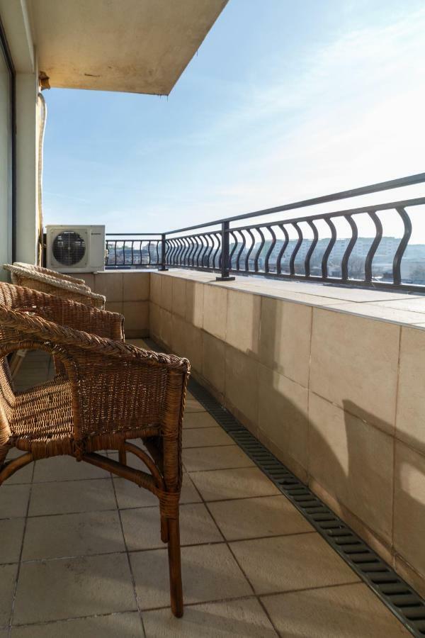 City Center Premium Apartments Bucarest Esterno foto